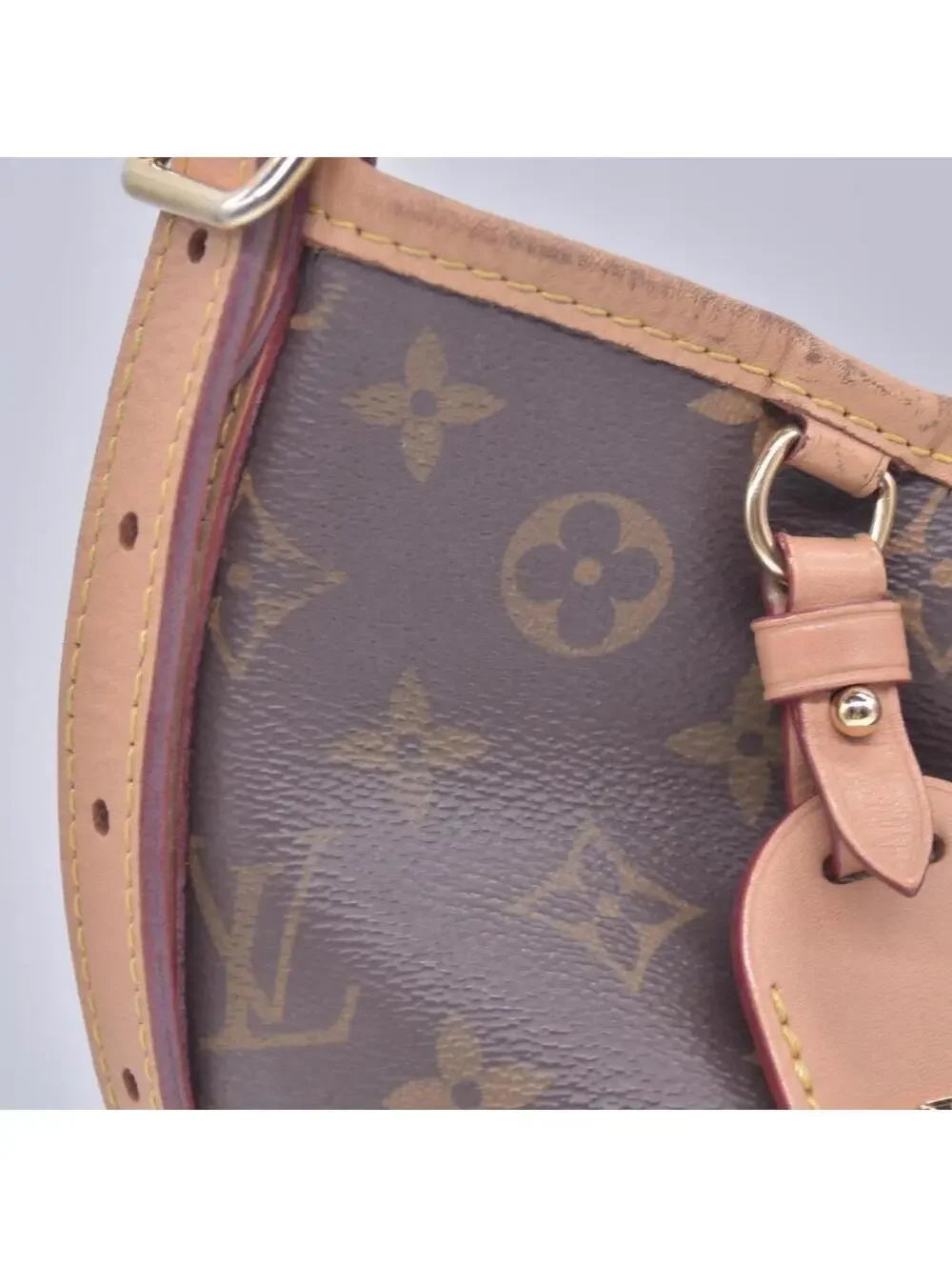 $2940 RFID Louis Vuitton Monogram Carryall PM